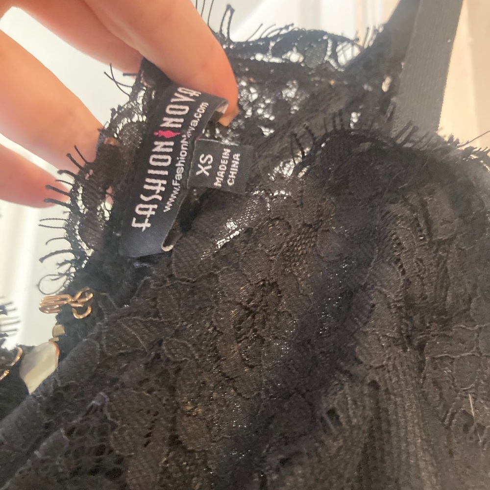 fashion nova lace off the shoulder top with zipper back and long sleeves - Picture 3 of 5